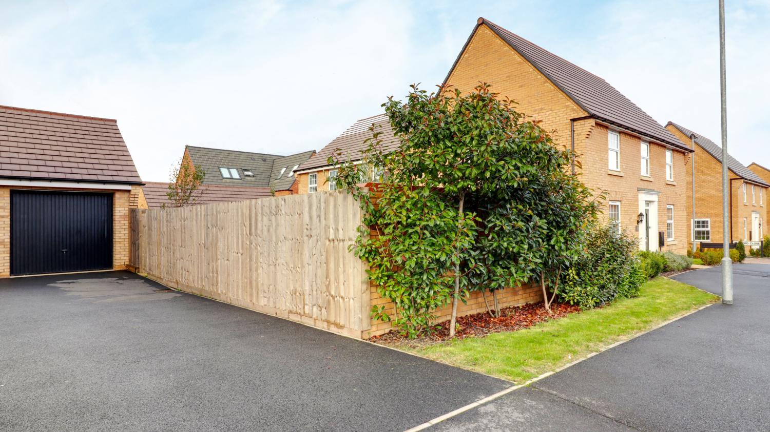 Mackintosh Drive, Earls Barton, Northampton, Northamptonshire, NN6, photo 2