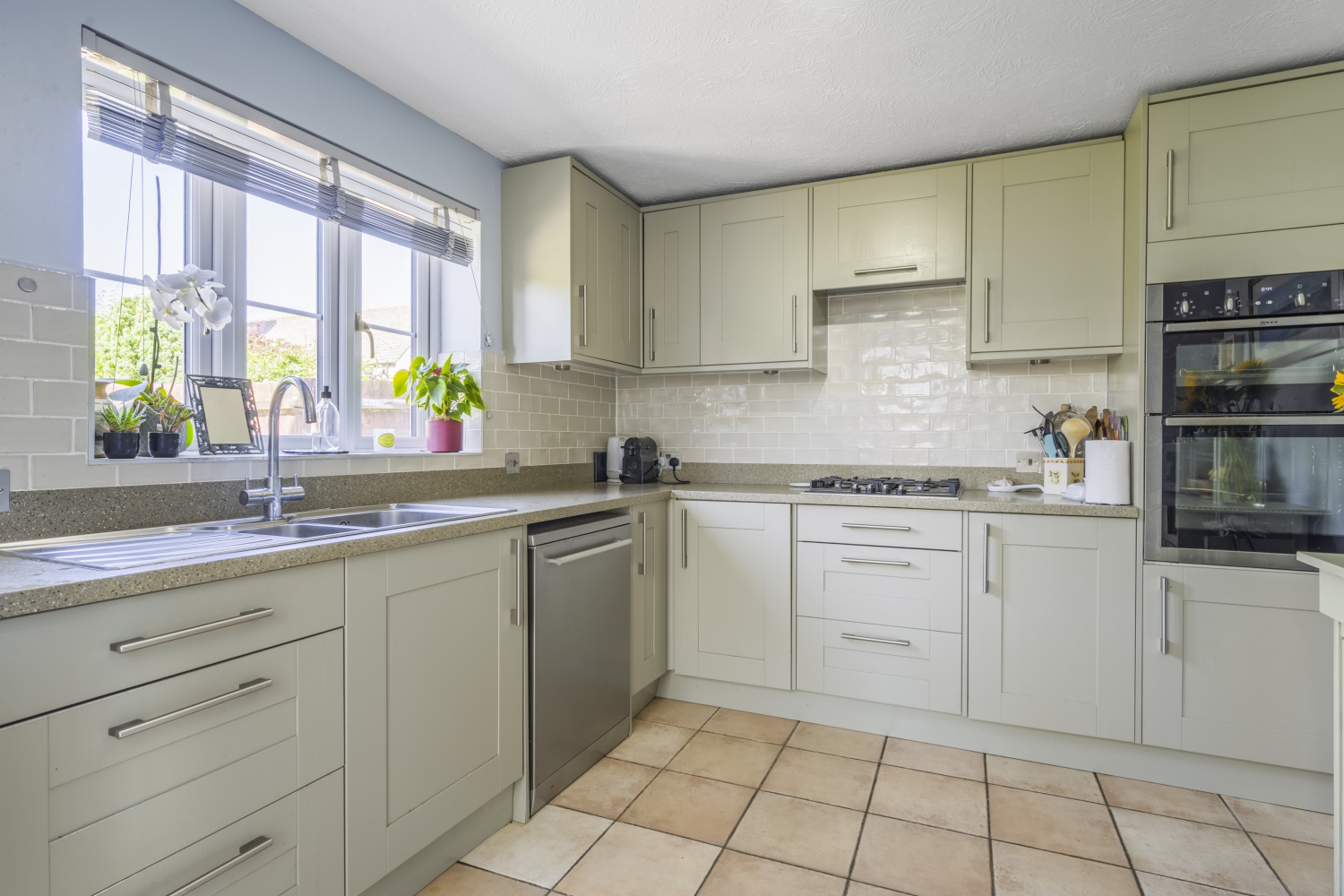Century Close, Cirencester, photo 6