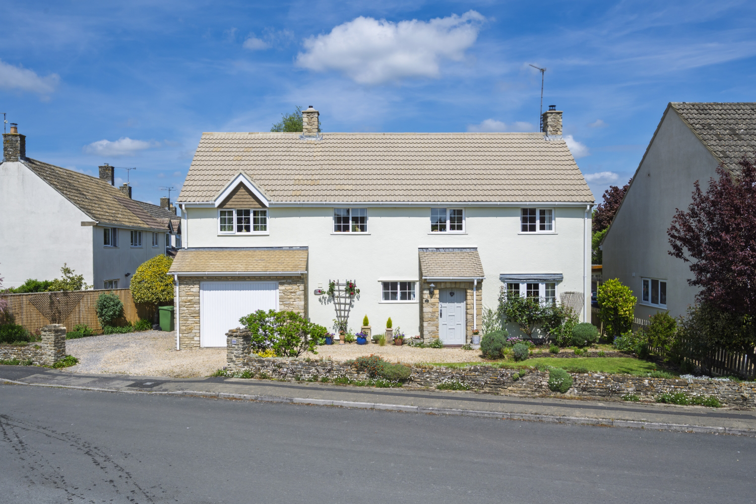 FOLLYFIELD, HANKERTON, MALMESBURY, WILTSHIRE, SN16