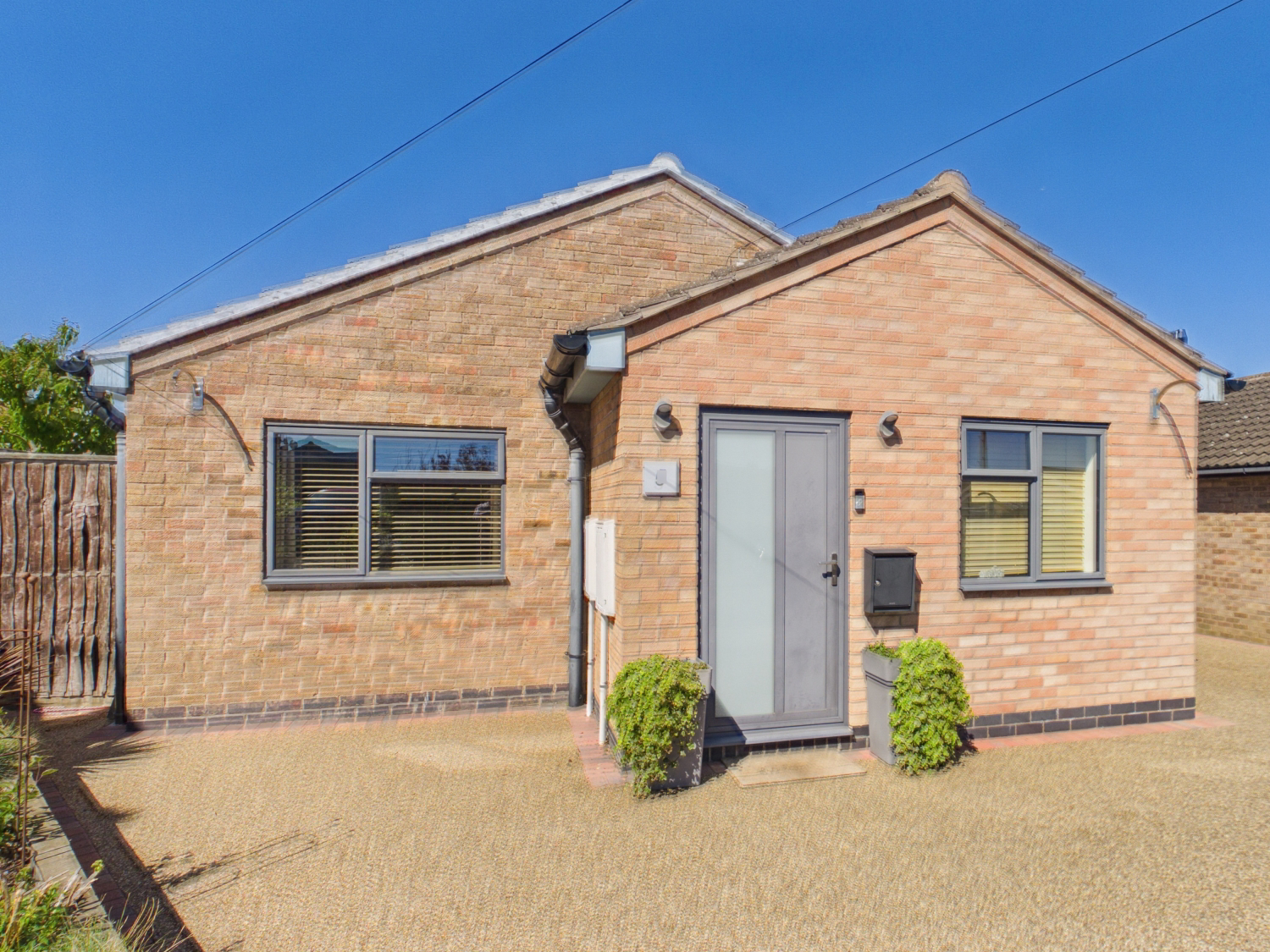 5 Walney Close, Hinckley, photo 2