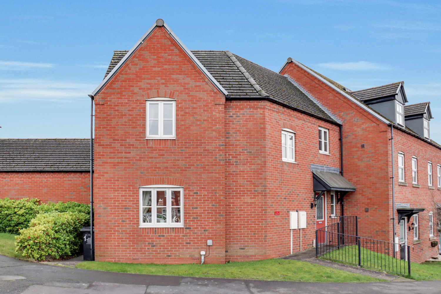 ARLISTON DRIVE, WOODVILLE, SWADLINCOTE, DERBYSHIRE, DE11