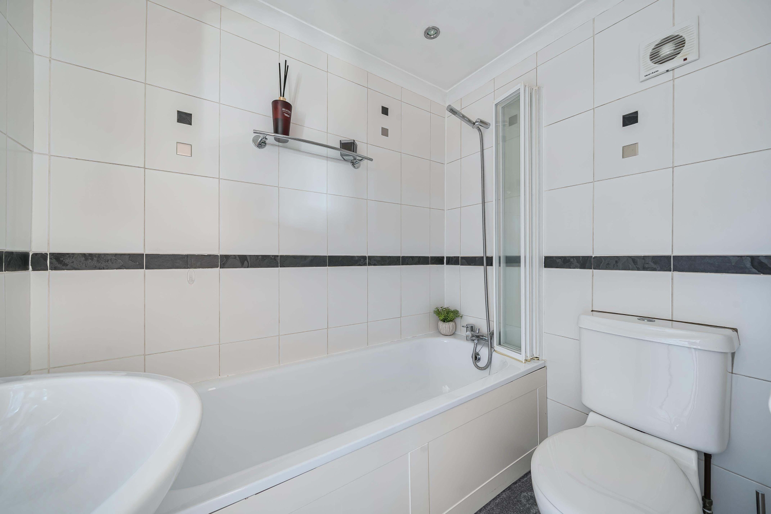 The Street, Hawkinge, CT18, photo 12