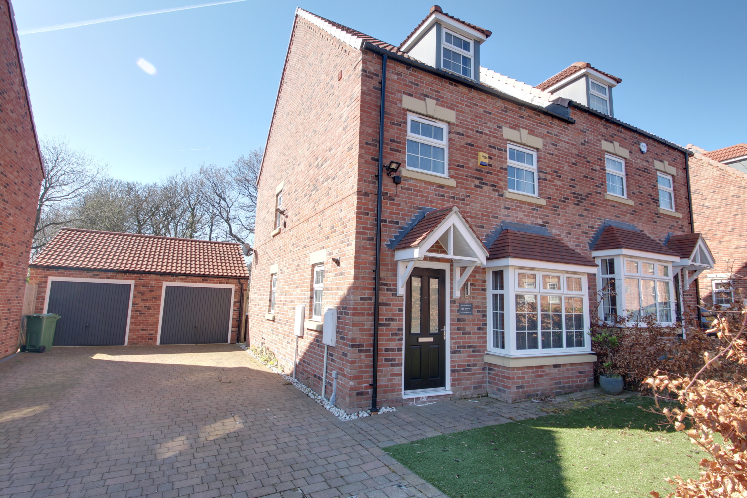 10 Woodlands Grove, Leeds