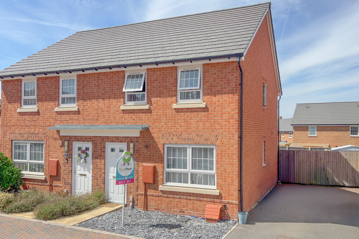 Dirac Mead, Leighton Buzzard, LU7
