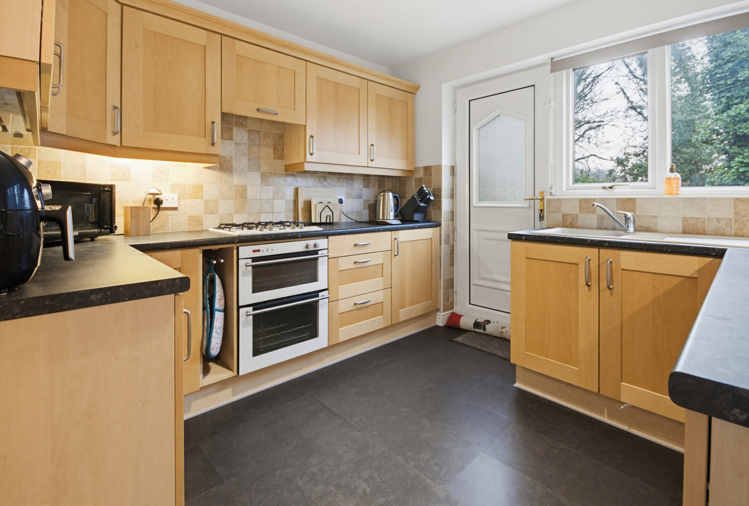 8 BIRKS ROAD, LONGWOOD, HUDDERSFIELD, HD3 4TD, photo 5