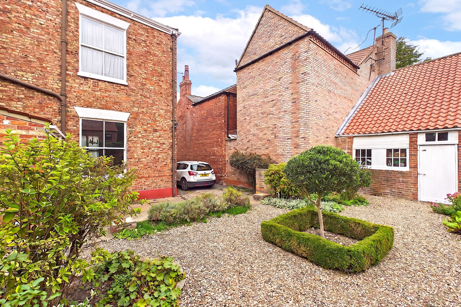 4 Chapmangate -Garden