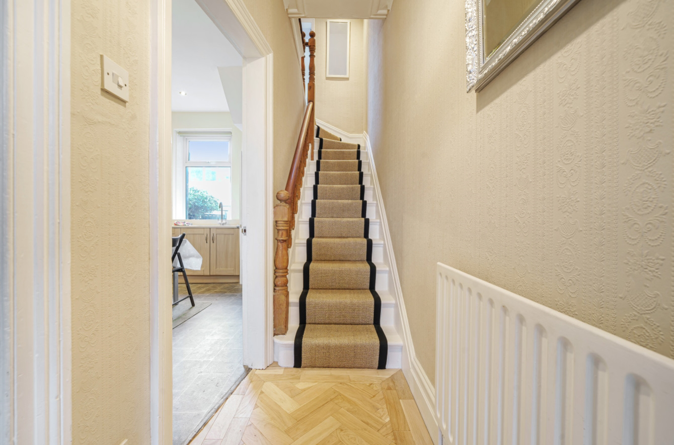 Grove Road, Harrogate HG1 5EP, photo 2