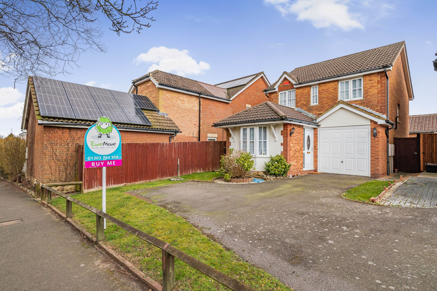 Heron Forstal Avenue, Hawkinge, CT18