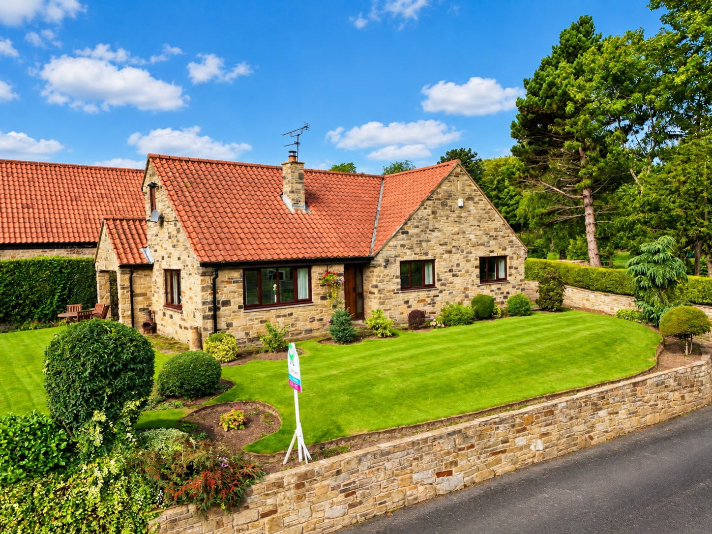 Greystones, Well Lane, South Milford, LEEDS, WEST YORKSHIRE, LS25