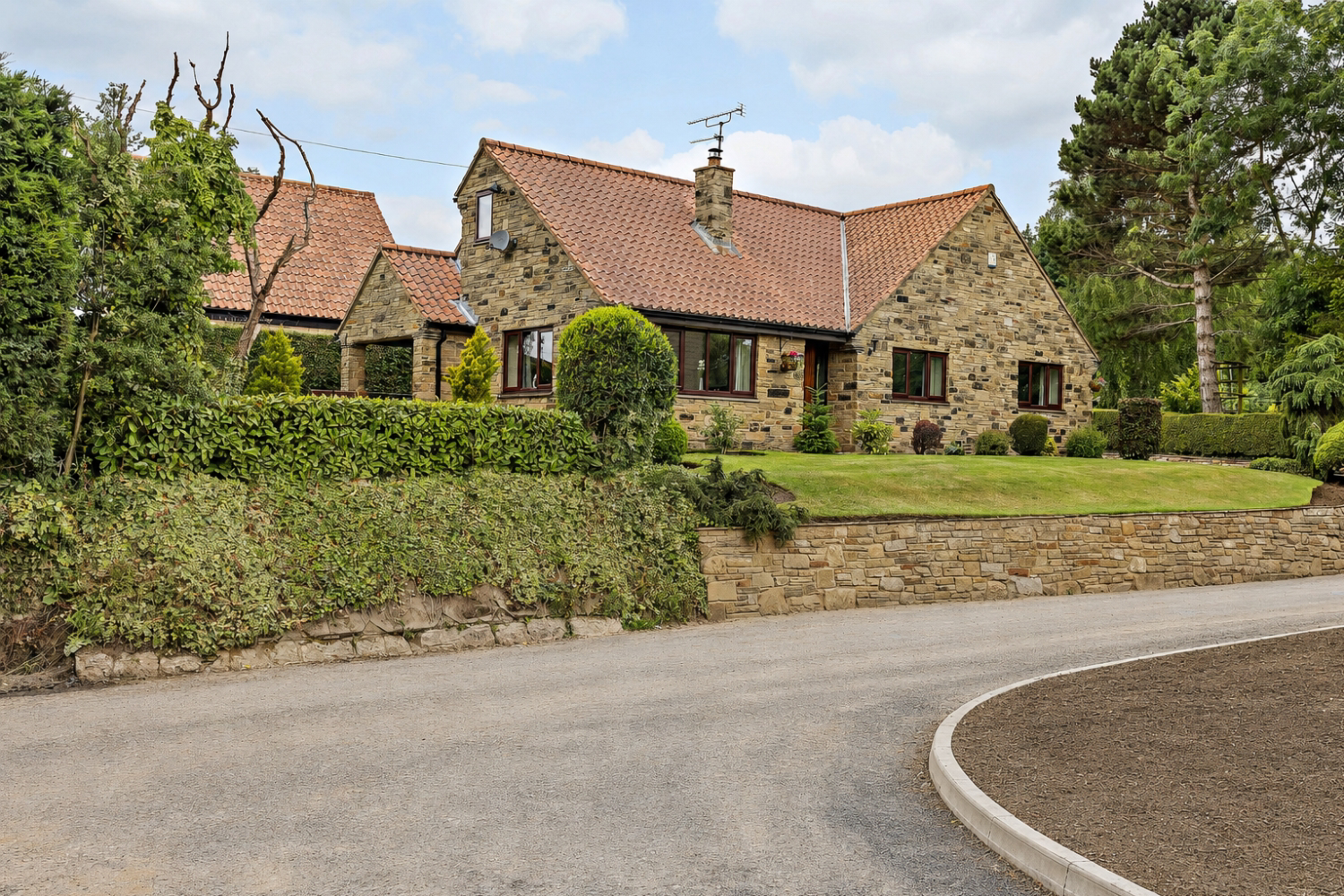 Greystones, Well Lane, South Milford, LEEDS, WEST YORKSHIRE, LS25, photo 3
