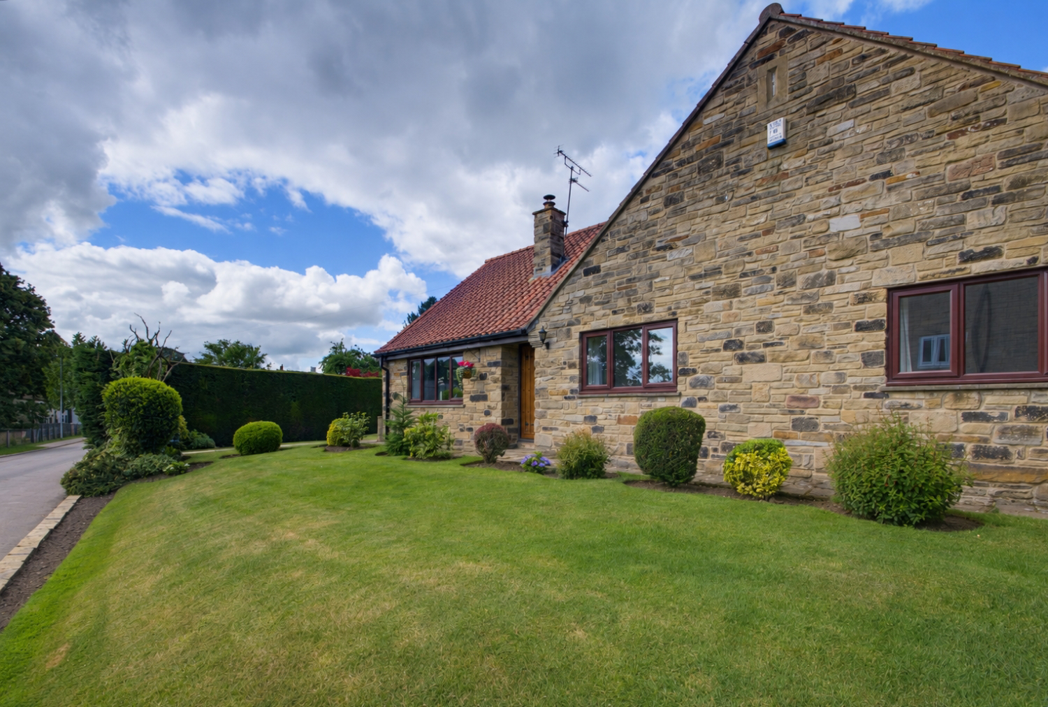 Greystones, Well Lane, South Milford, LEEDS, WEST YORKSHIRE, LS25, photo 9