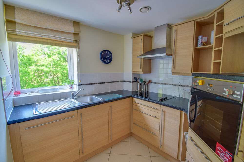Dutton Court, Cheadle Hulme SK8 5BF, photo 4