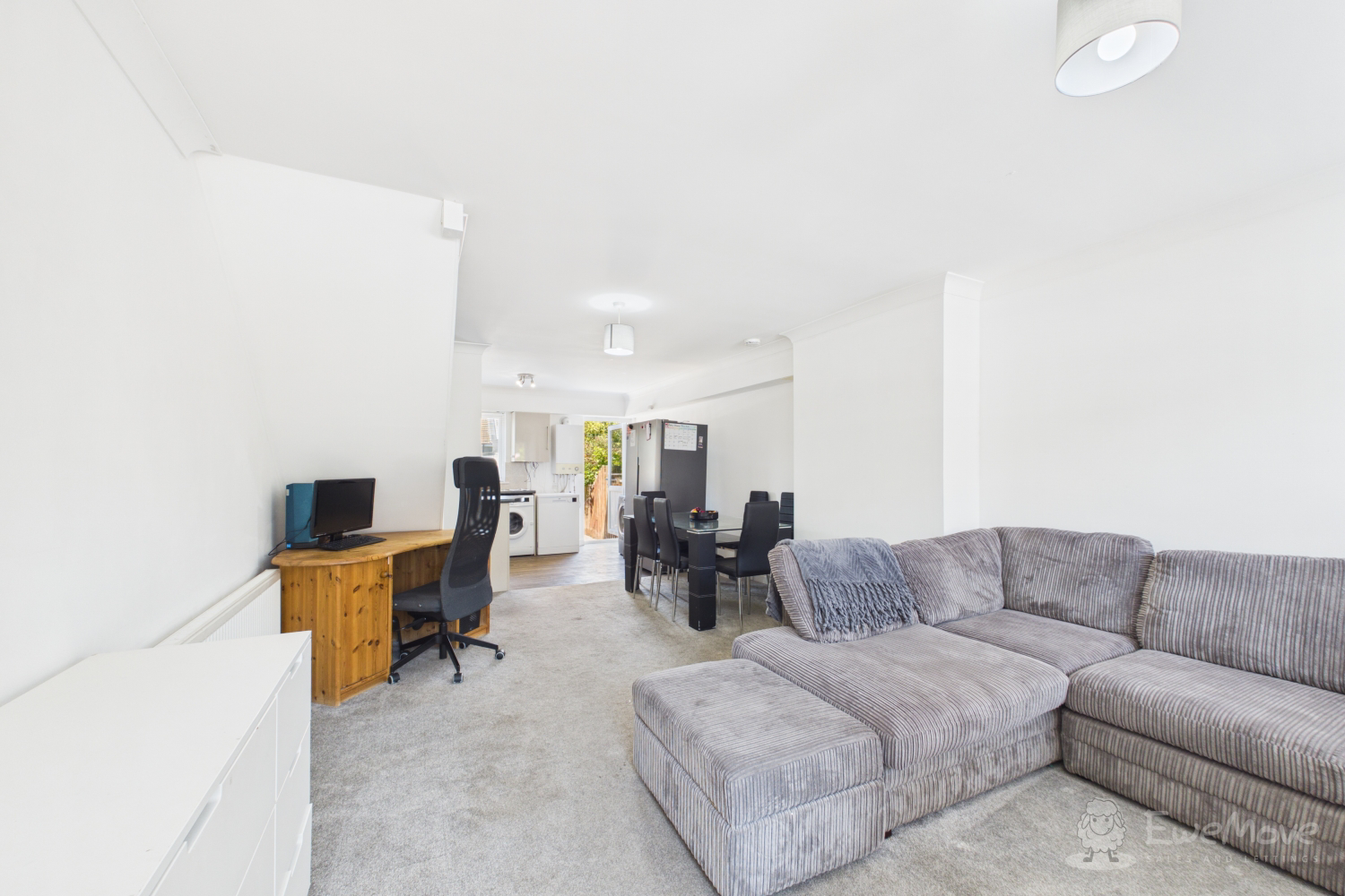Chilton Court, Dover Road, Folkestone, CT20, photo 3