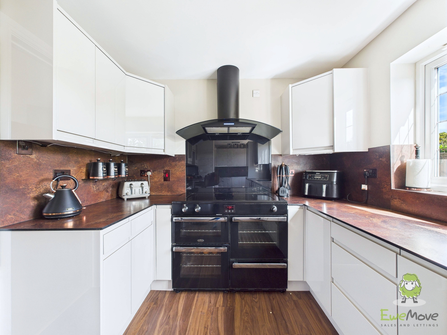 Lee Green Cottages, Town Road, Cliffe Woods, Rochester, Kent, ME3 8EU, photo 12