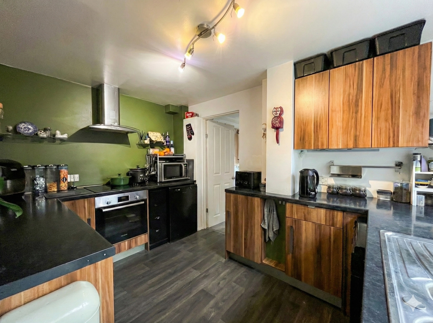 04Kitchen