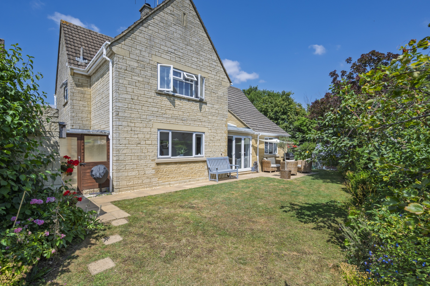 Sudeley Drive, South Cerney, photo 2