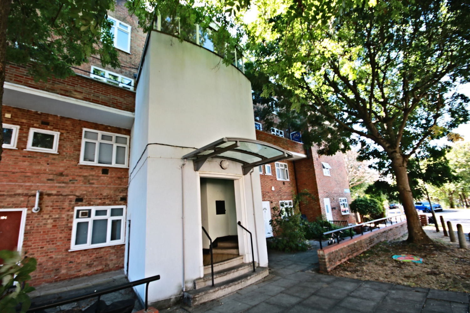 Stroud Crescent, London SW15 3EQ