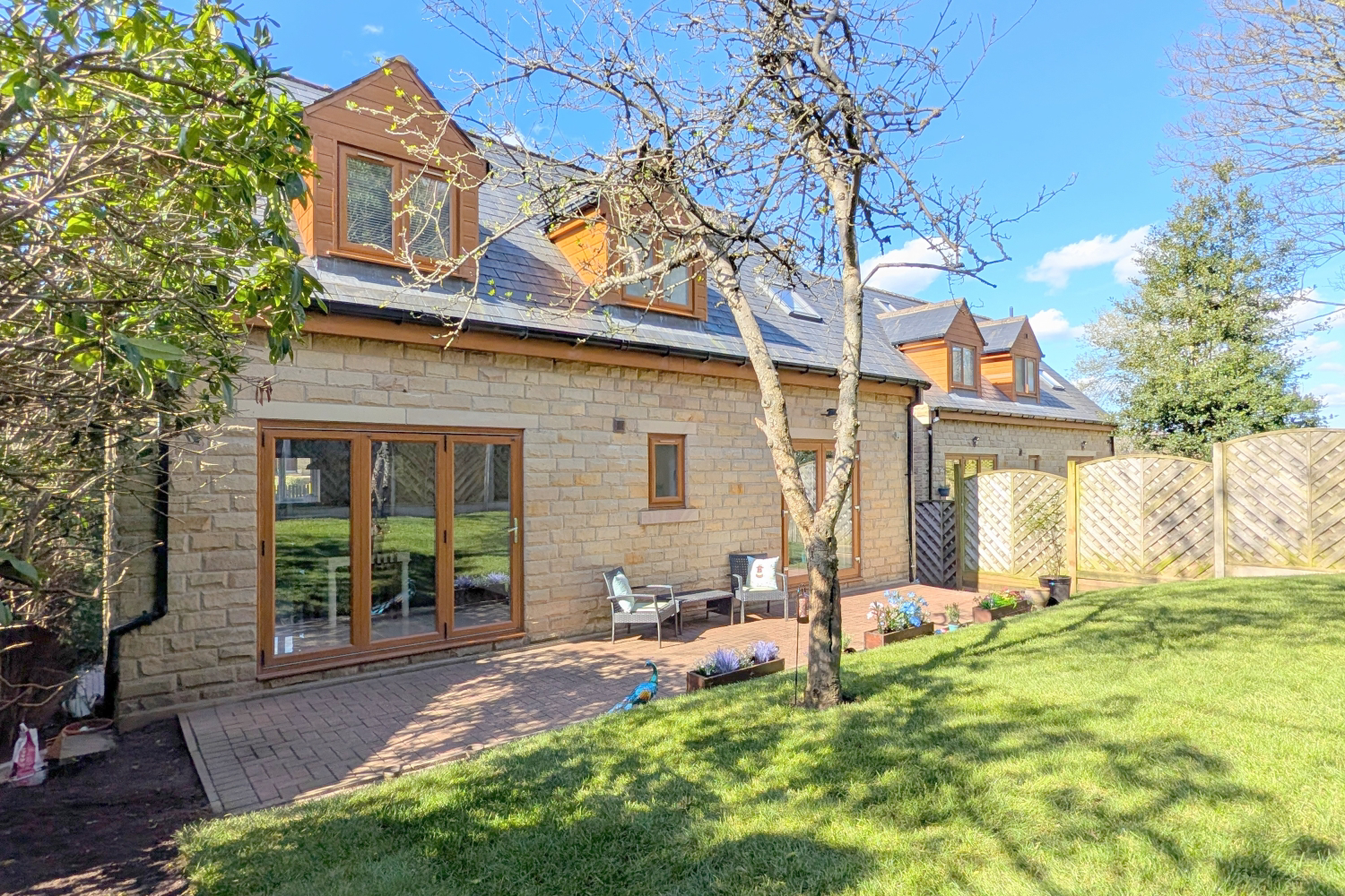 TOFTS GROVE, BRIGHOUSE, WEST YORKSHIRE, HD6, photo 3