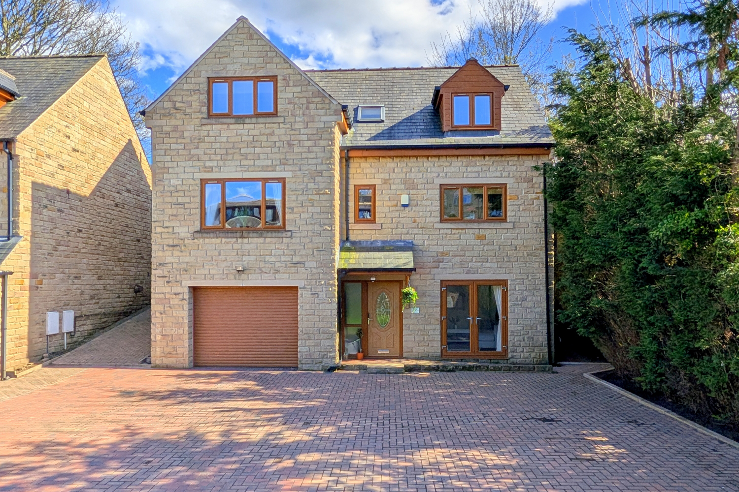 TOFTS GROVE, BRIGHOUSE, WEST YORKSHIRE, HD6