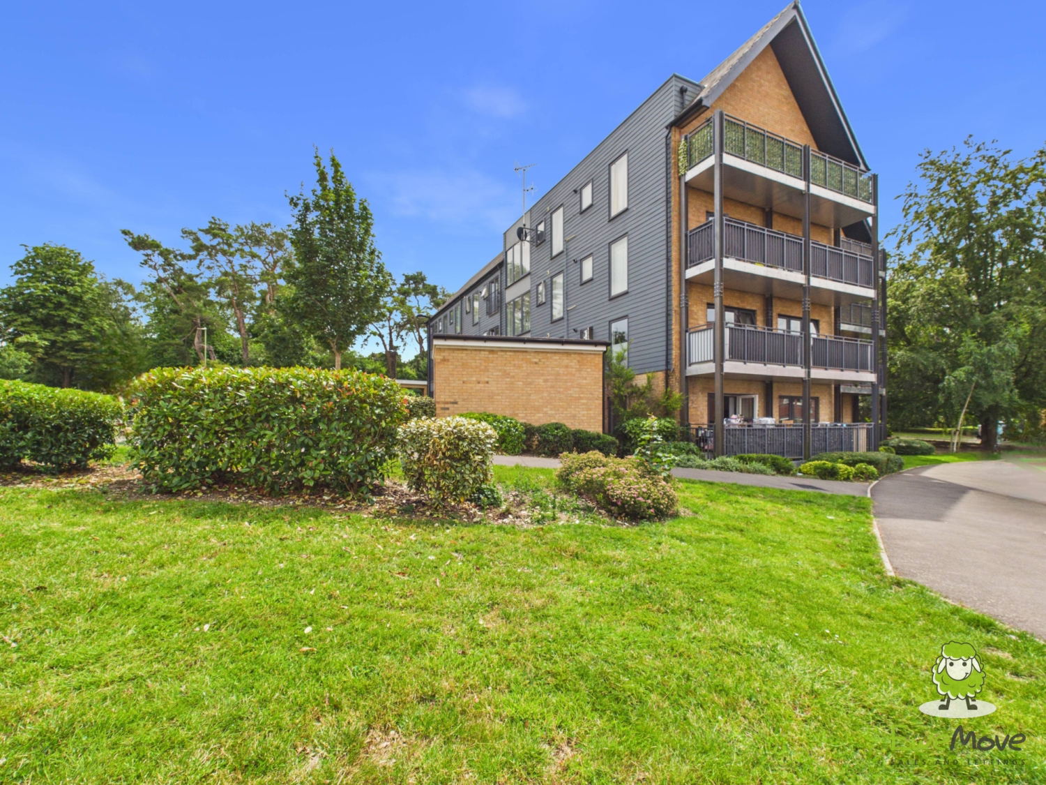 Fleetlands House, 34 Blackmoor Drive, Basingstoke, Hampshire, RG24, photo 9