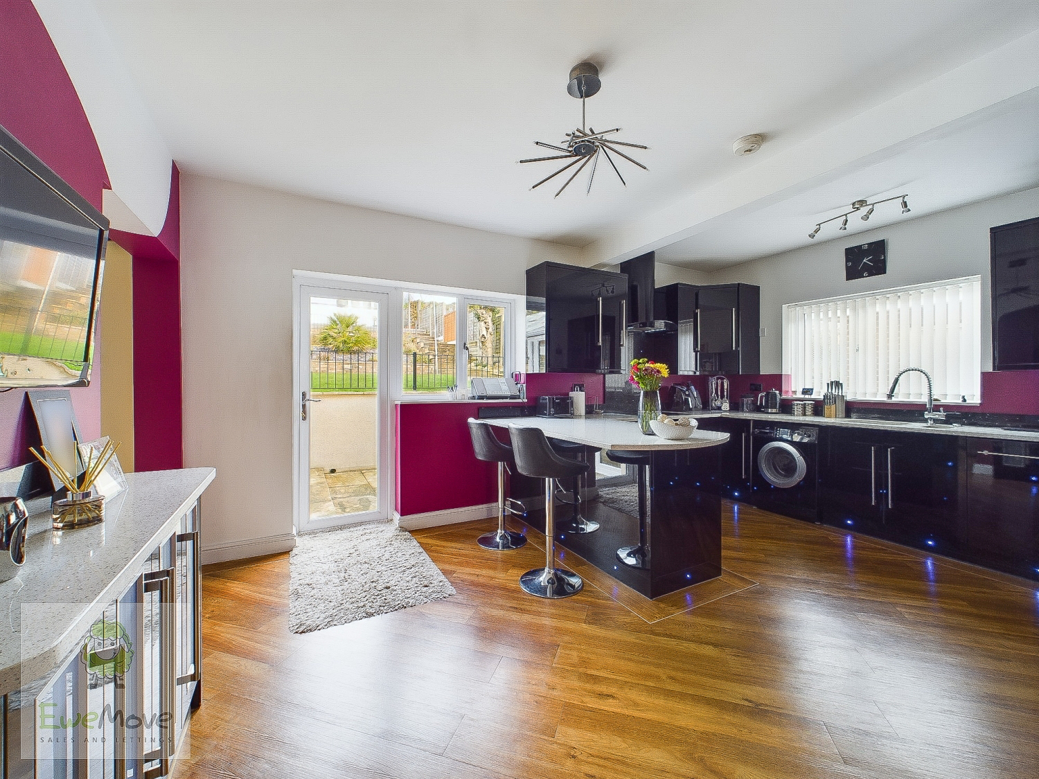 Broom Hill Road, Strood, Rochester, ME2 3LG, photo 3
