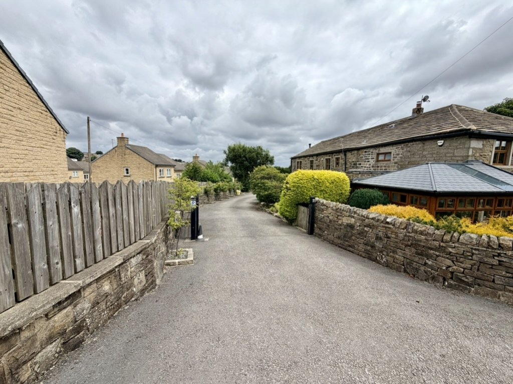 Hollin Hall Farm, Denholme, BD13 4DX, photo 16