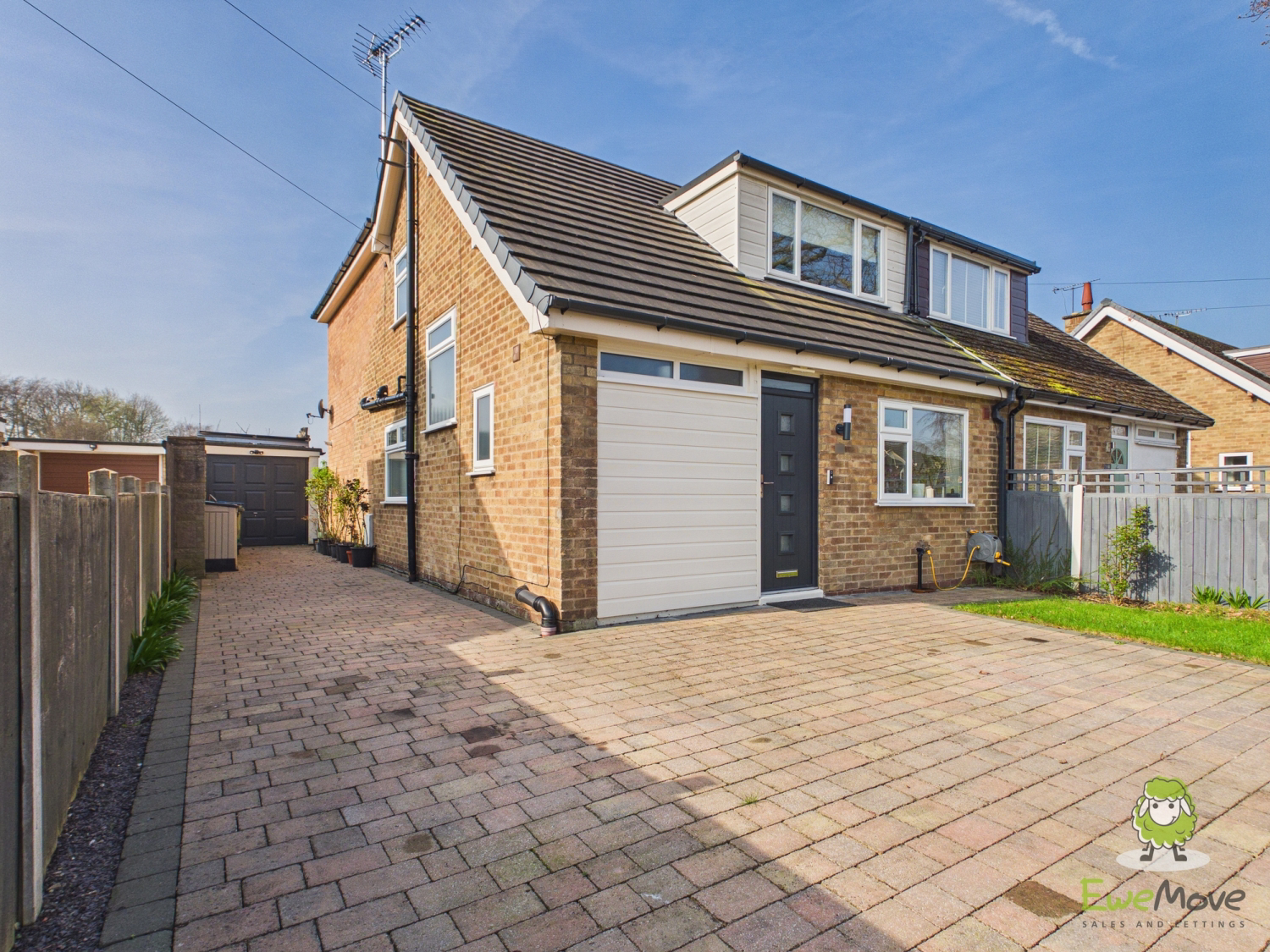 33 Darland Lane, Rossett, Wrexham