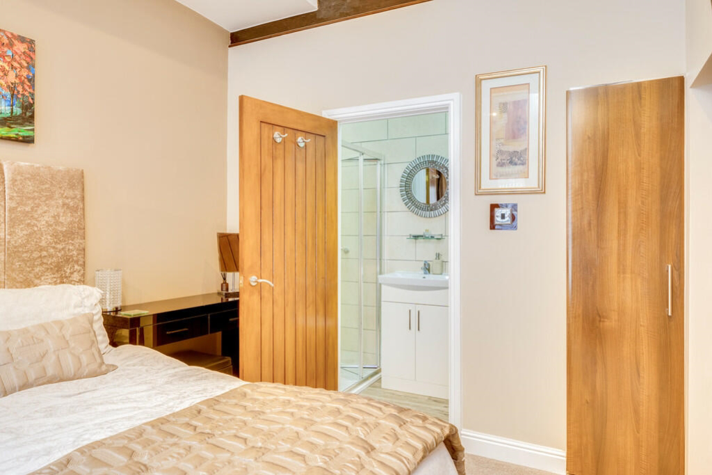 Little Croft Cottage, 386 Oxford Road Gomersal, Cleckheaton, West Yorkshire, BD19, photo 12