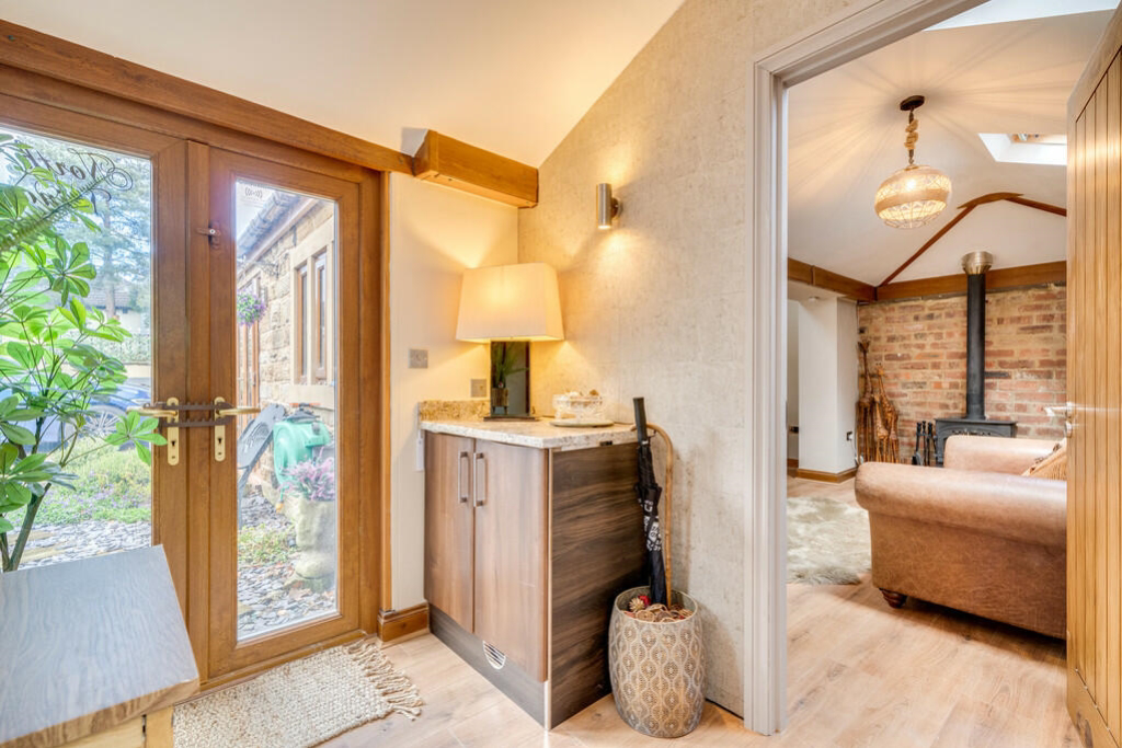 Little Croft Cottage, 386 Oxford Road Gomersal, Cleckheaton, West Yorkshire, BD19, photo 6