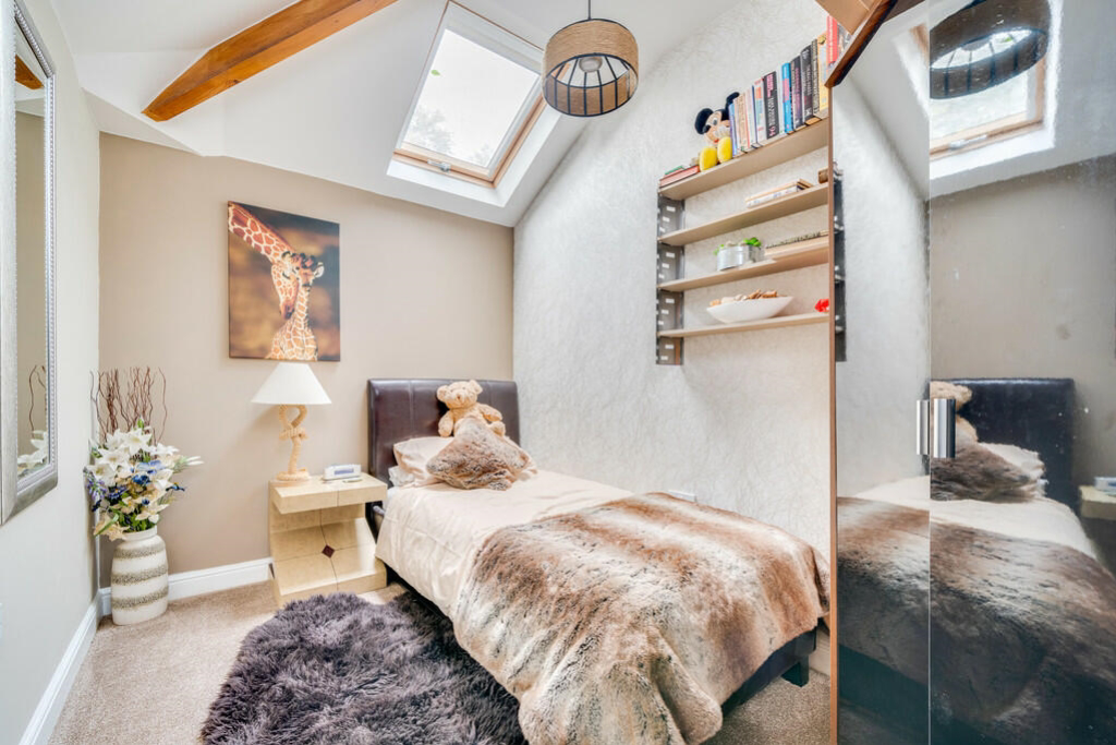 Little Croft Cottage, 386 Oxford Road Gomersal, Cleckheaton, West Yorkshire, BD19, photo 22