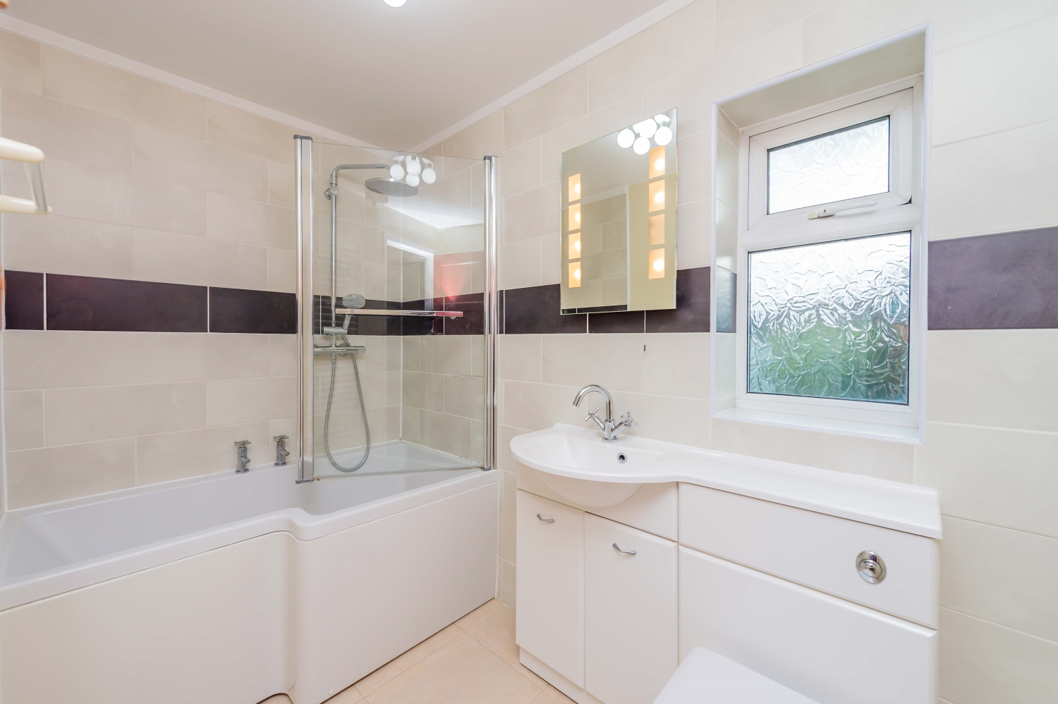 13 St. Barbaras Place Park Hall, Park Hall, Oswestry, photo 2