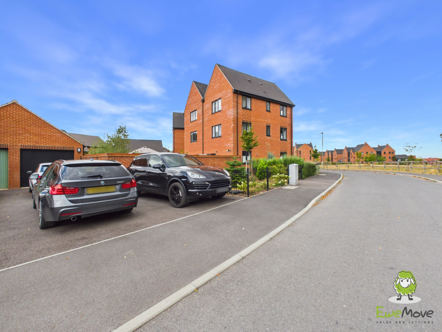 EweMove Estate Agents Basingstoke - Linseed Way 
