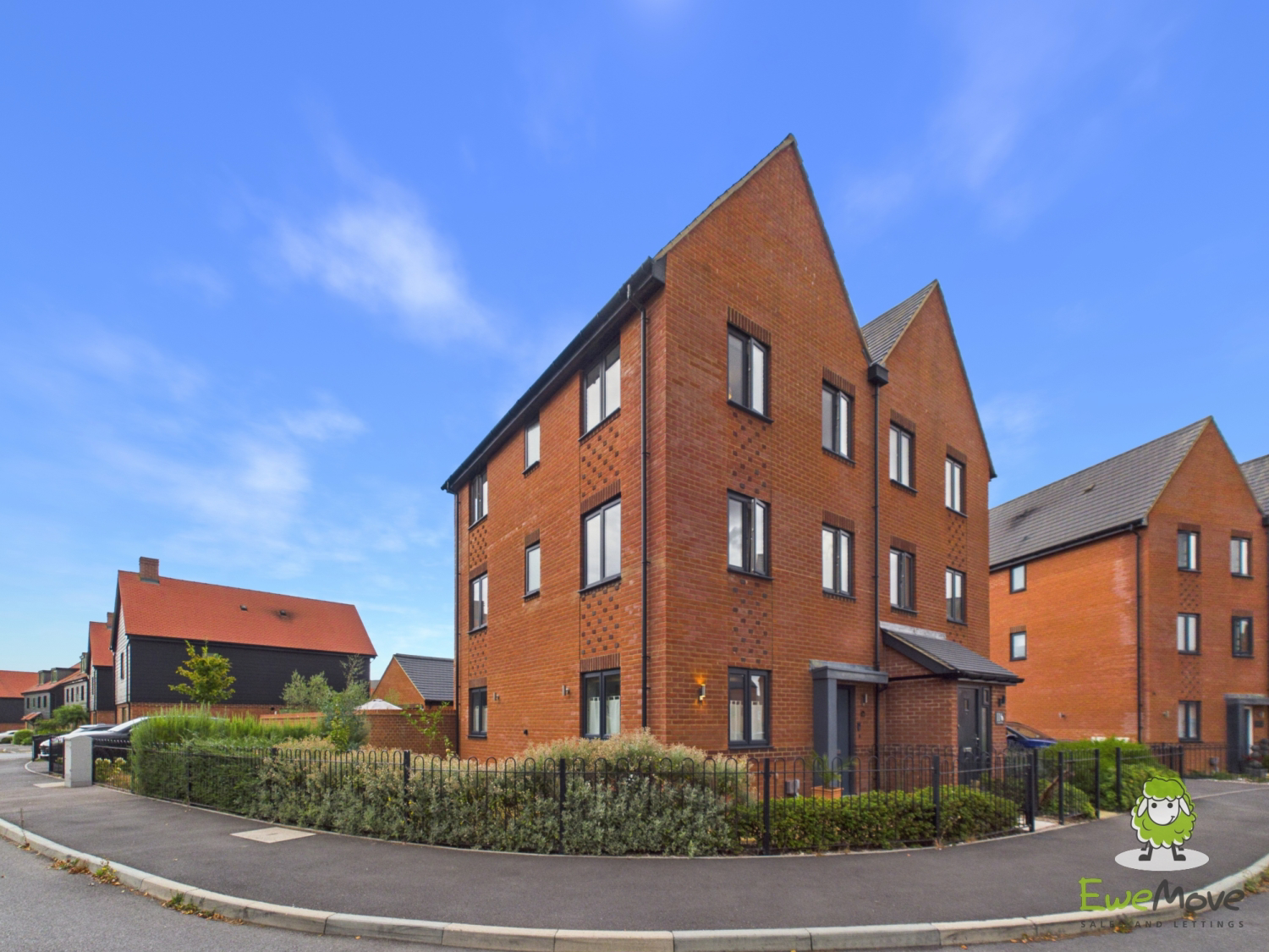 EweMove Estate Agents Basingstoke - Linseed Way 