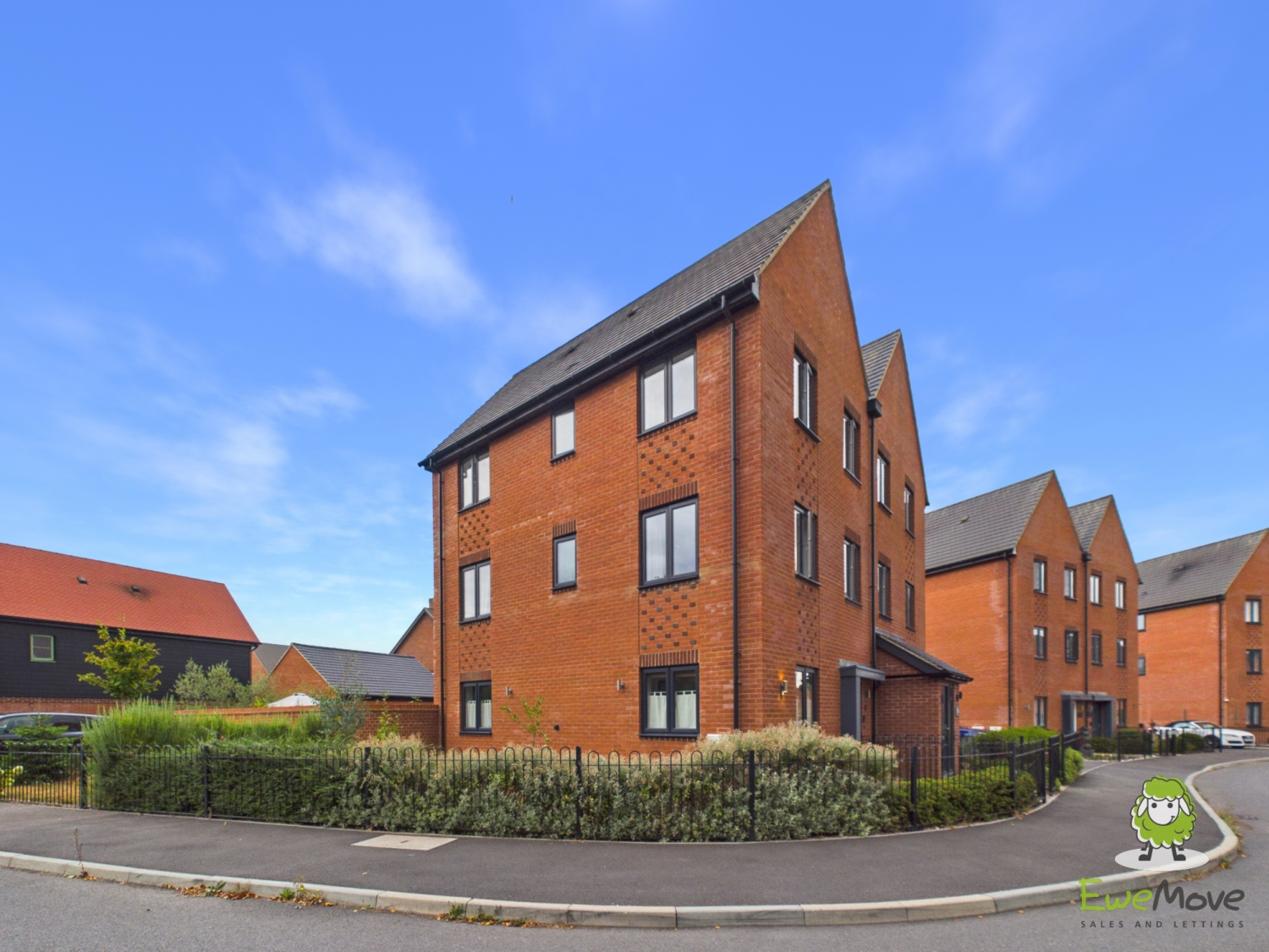 EweMove Estate Agents Basingstoke - Linseed Way 
