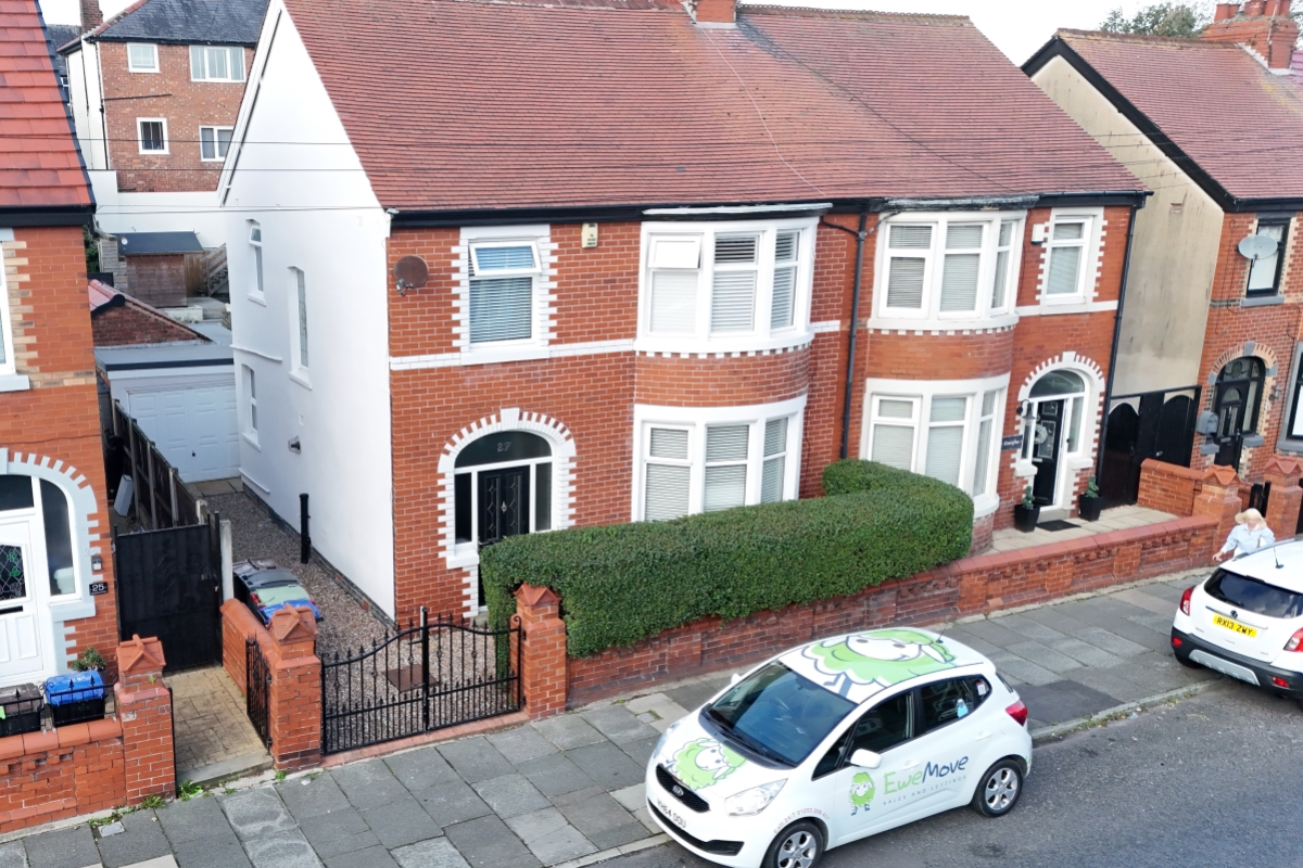 Collingwood Avenue, FY3 8DE