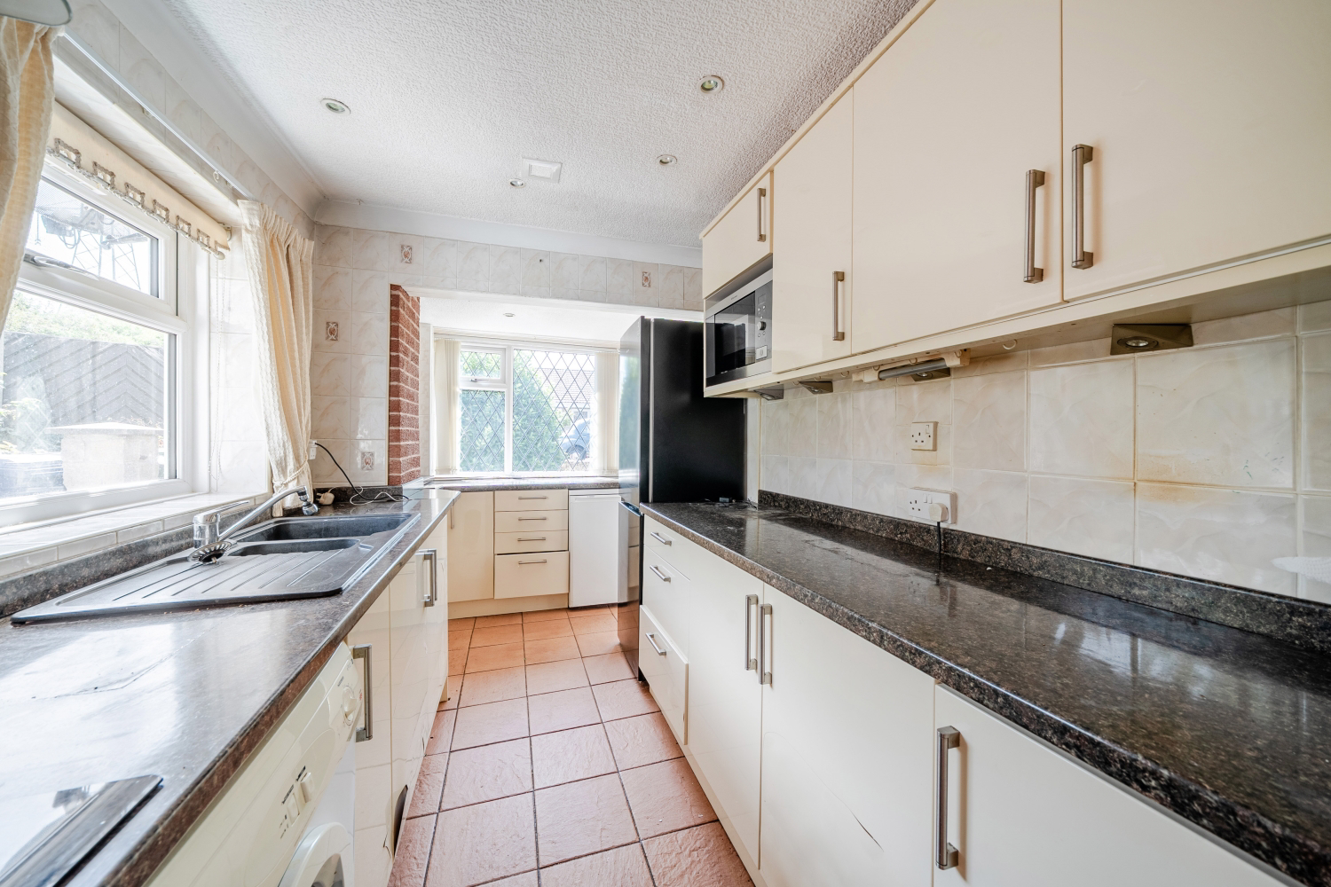 RAVENSDALE CLOSE, INKERSALL, CHESTERFIELD, DERBYSHIRE, S43, photo 5