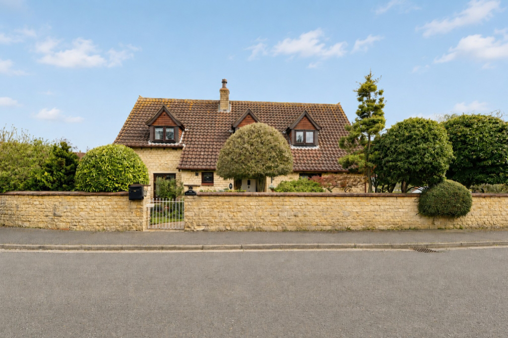 Waterloo Close, Caythorpe, Lincs