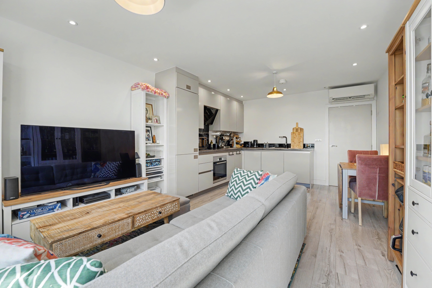New Willow House, 210 Plaistow Road, London, E13, photo 7