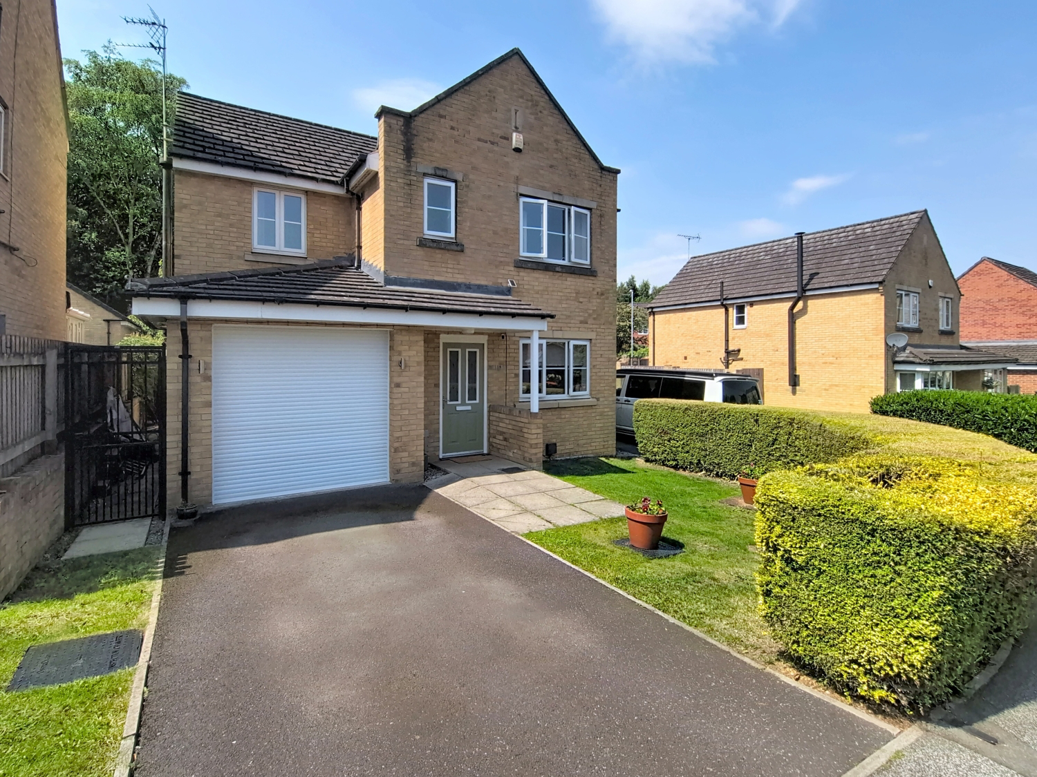 Hawthorn Lane, Cleckheaton, BD19