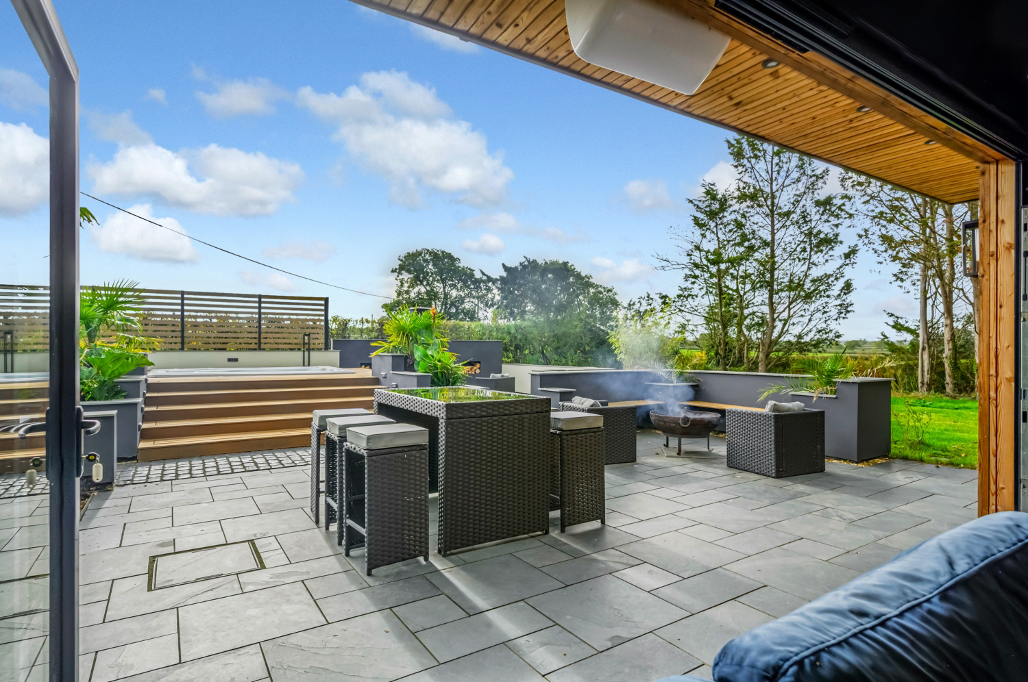 Lower Buryhill Farm, Braydon, SN5, photo 2