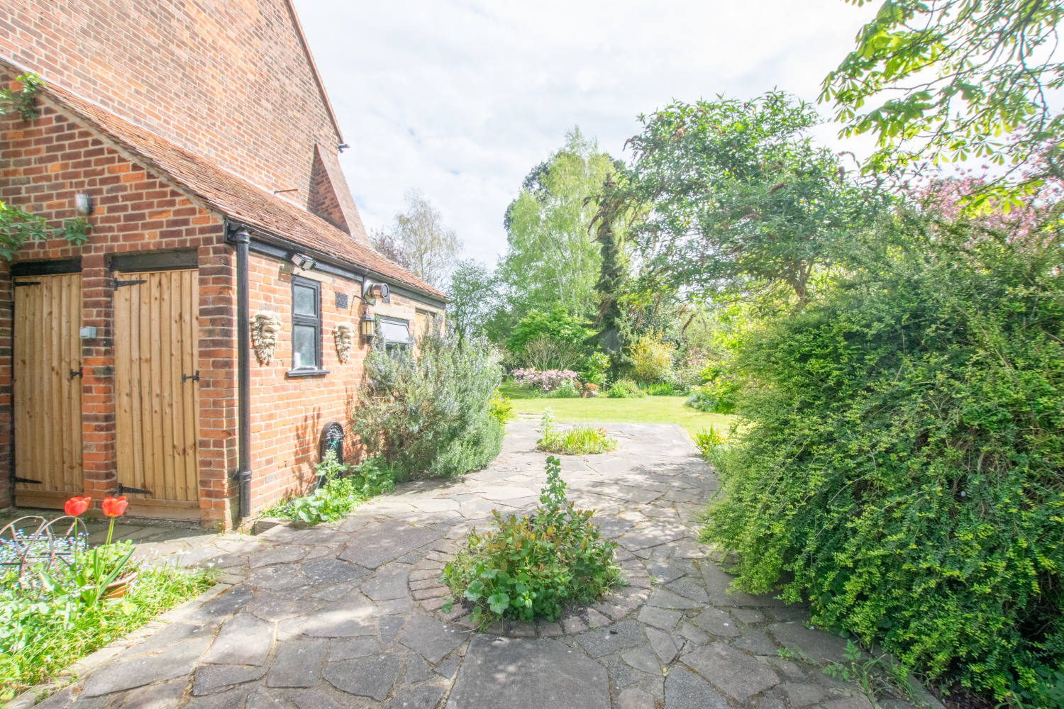 Barrow Hall Farmhouse, Barrow Hall Road, Little Wakering, Southend-on-Sea, Essex, SS3 0QP, photo 17
