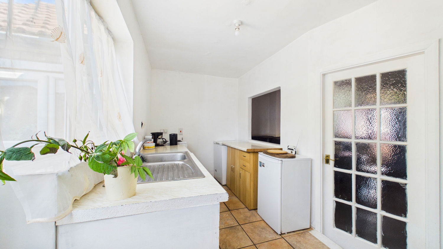 44 Dukes Crescent, Edlington, Doncaster, photo 3