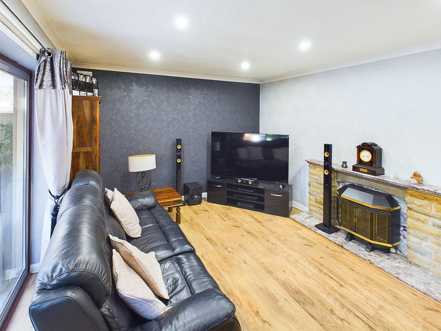 Woodlands Road, Birstall WF17, photo 2