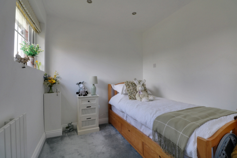 Cliff Hollins Lane Oakenshaw, Bradford, West Yorkshire, BD12, photo 12