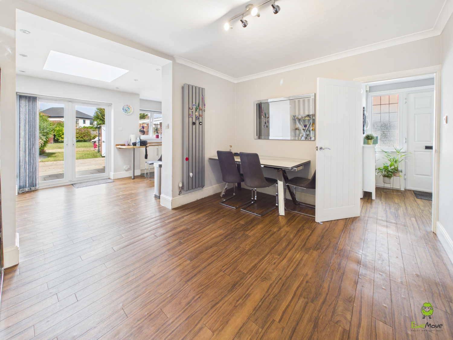 Presented by Clinton at EweMove Bexleyheath and Dartford
Boroughs
