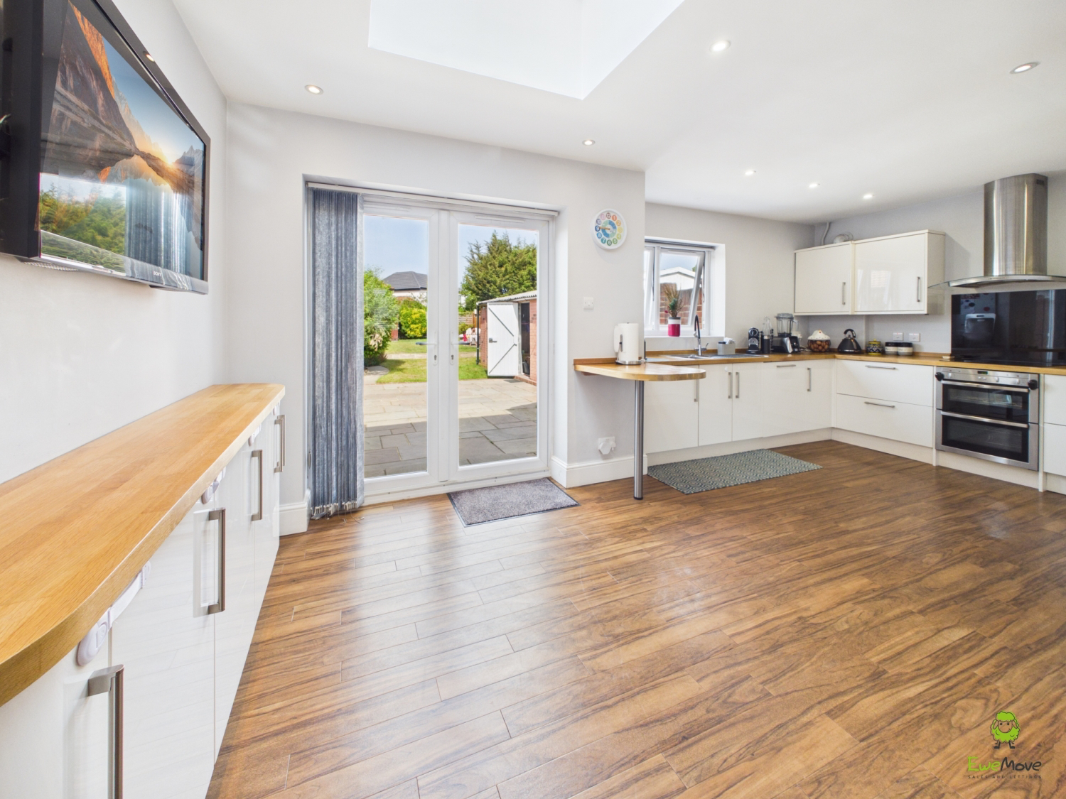 Presented by Clinton at EweMove Bexleyheath and Dartford
Boroughs
