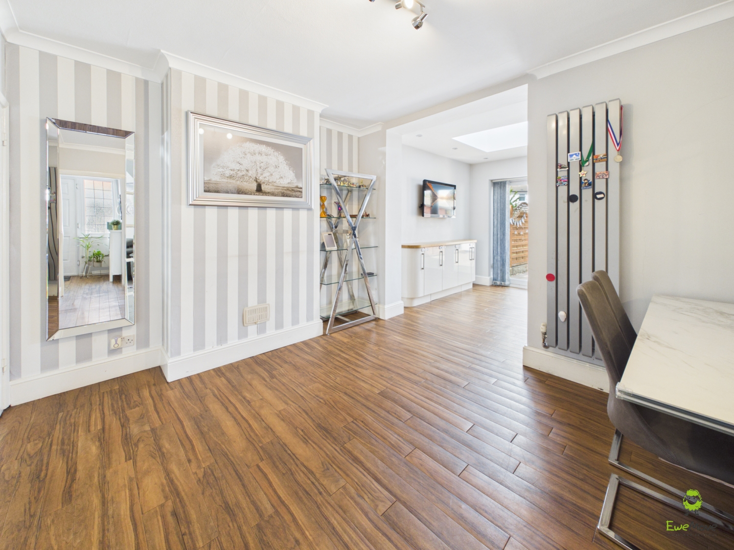 Presented by Clinton at EweMove Bexleyheath and Dartford
Boroughs
