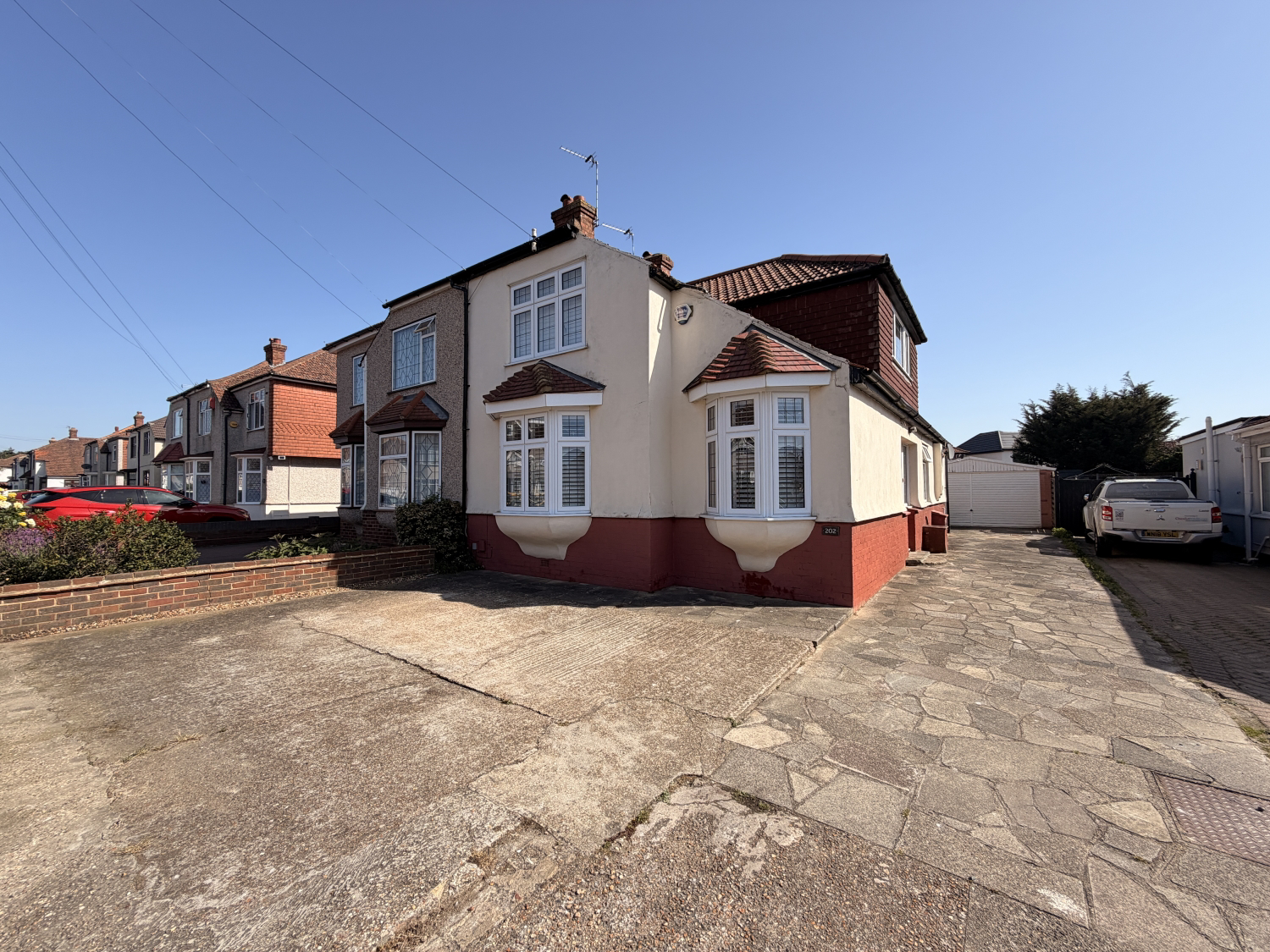 Presented by Clinton at EweMove Bexleyheath and Dartford
Boroughs