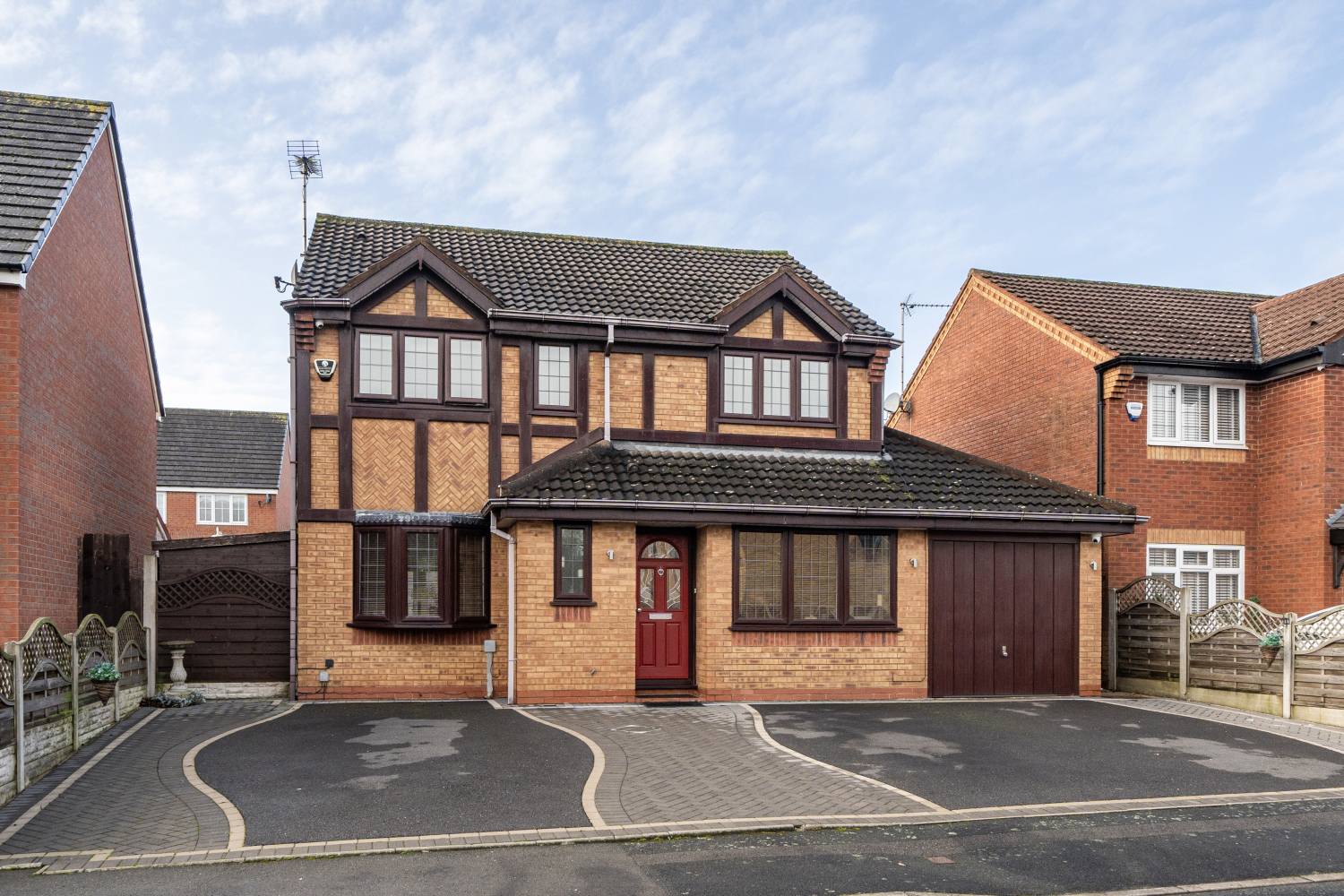 18 FARNDON AVENUE, MARSTON GREEN, BIRMINGHAM, photo 2