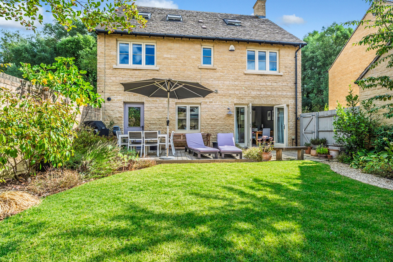 2 Bittern Close, South Cerney, Cirencester, photo 2